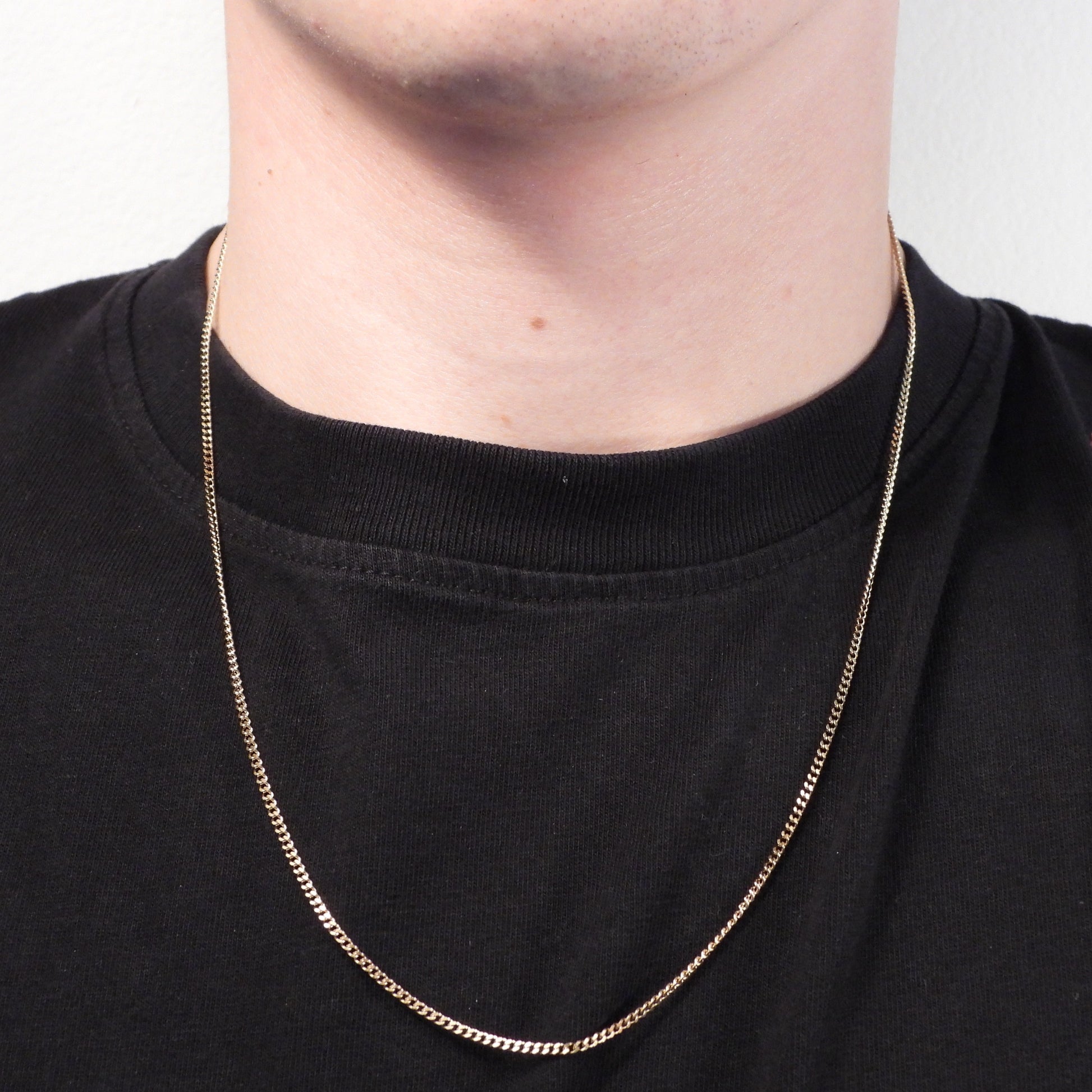 CUBAN CHAIN NECKLACE - GOLD